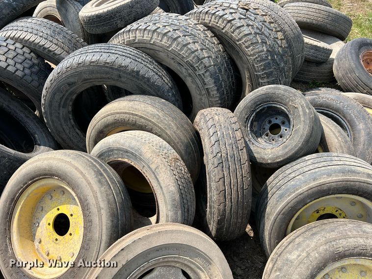image for item II9078 Wheels and tires