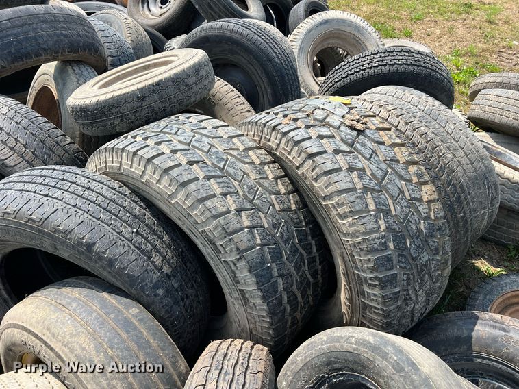 image for item II9078 Wheels and tires