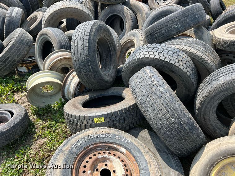 image for item II9078 Wheels and tires