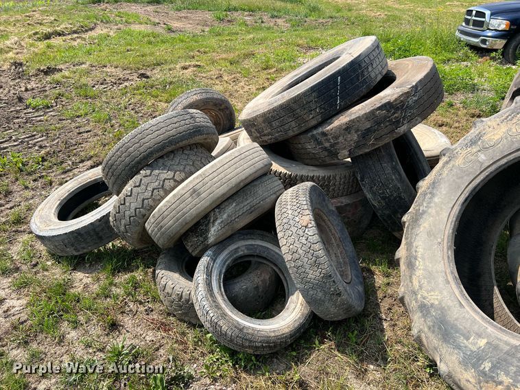 image for item II9078 Wheels and tires