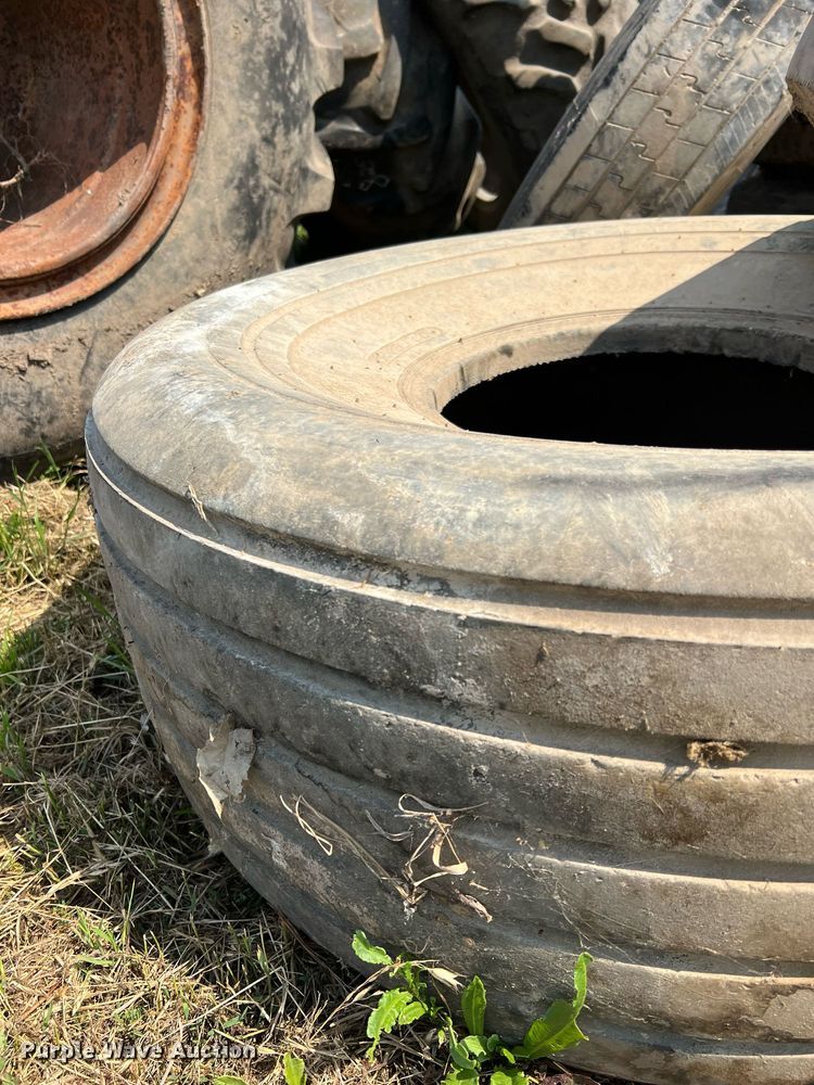 image for item II9078 Wheels and tires