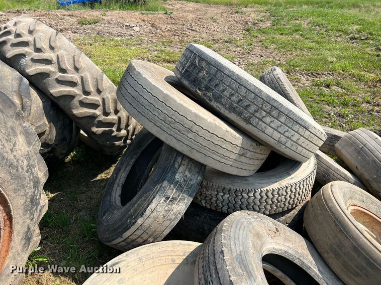 image for item II9078 Wheels and tires