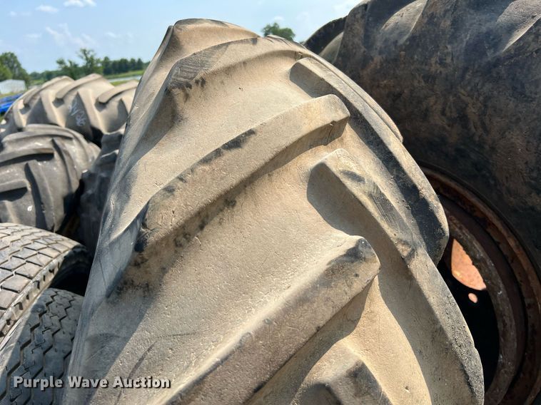 image for item II9078 Wheels and tires