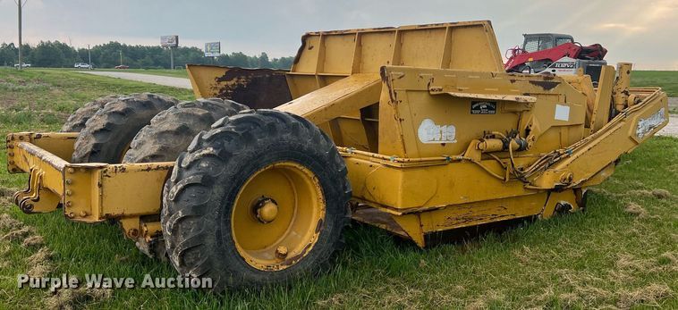 image for item II9080 Steiger 1410  scraper