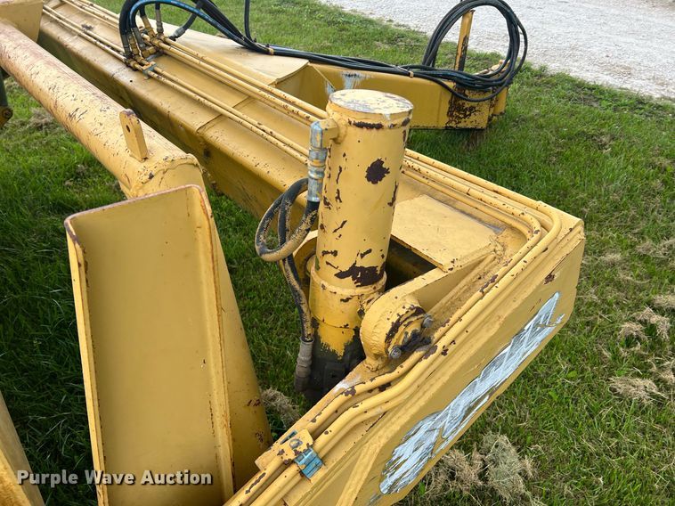 image for item II9080 Steiger 1410  scraper