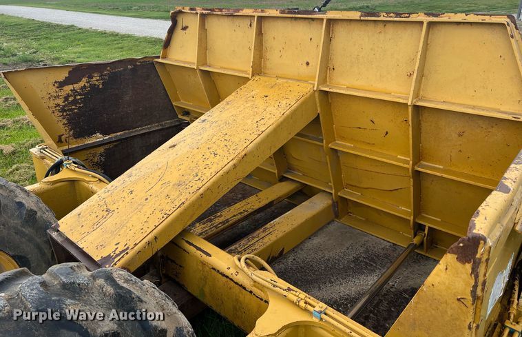 image for item II9080 Steiger 1410  scraper