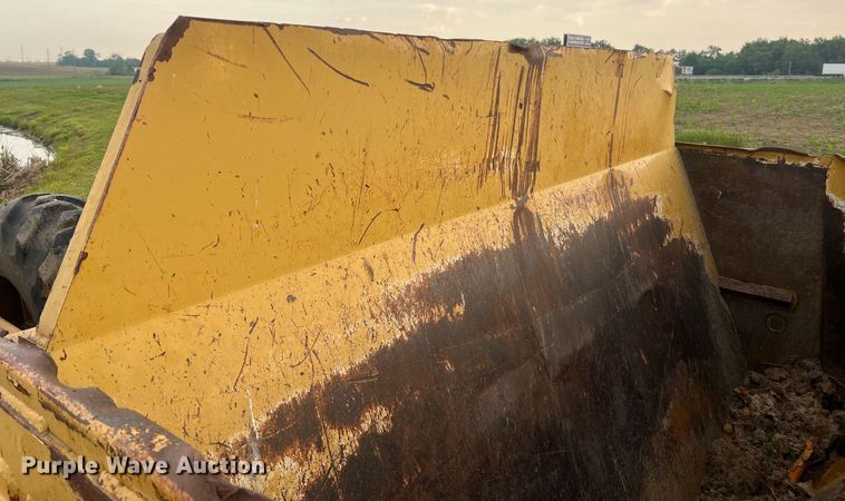 image for item II9080 Steiger 1410  scraper