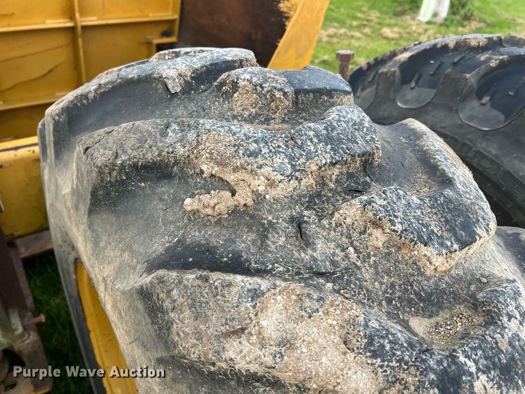 image for item II9080 Steiger 1410  scraper