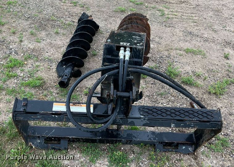 image for item II9082 Lowe 750CLH  skid steer auger
