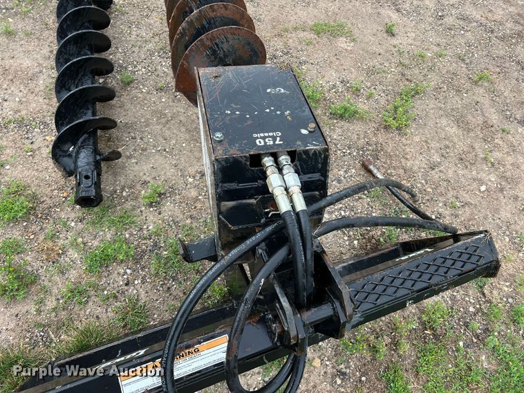 image for item II9082 Lowe 750CLH  skid steer auger