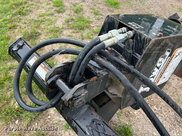 image for item II9082 Lowe 750CLH  skid steer auger