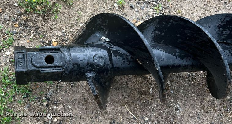 image for item II9082 Lowe 750CLH  skid steer auger