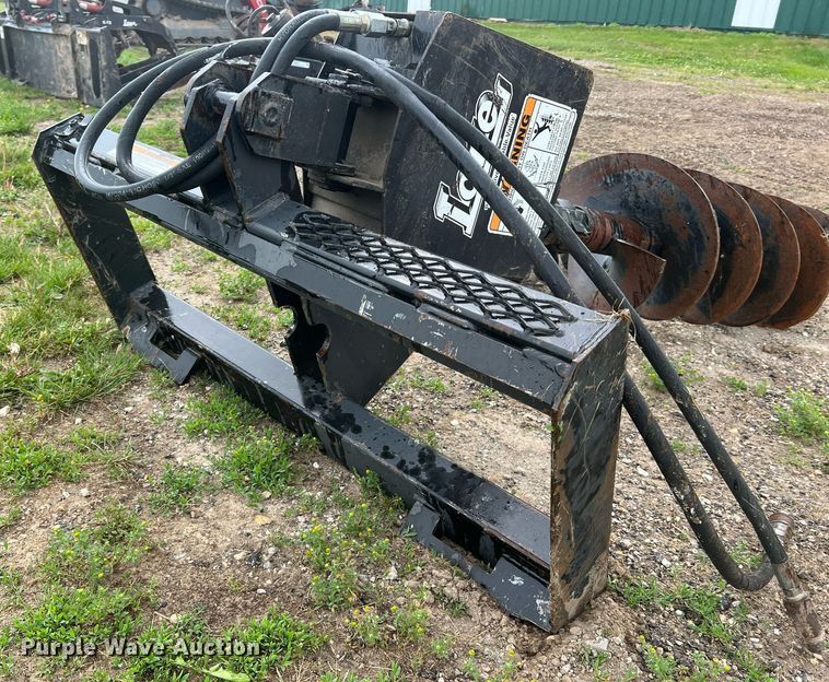 image for item II9082 Lowe 750CLH  skid steer auger