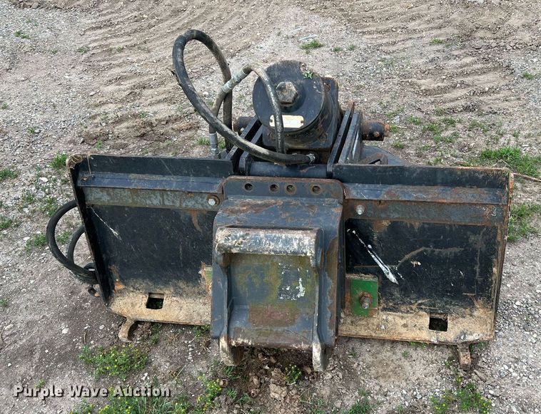 image for item II9083 Melroe 35004  skid steer breaker