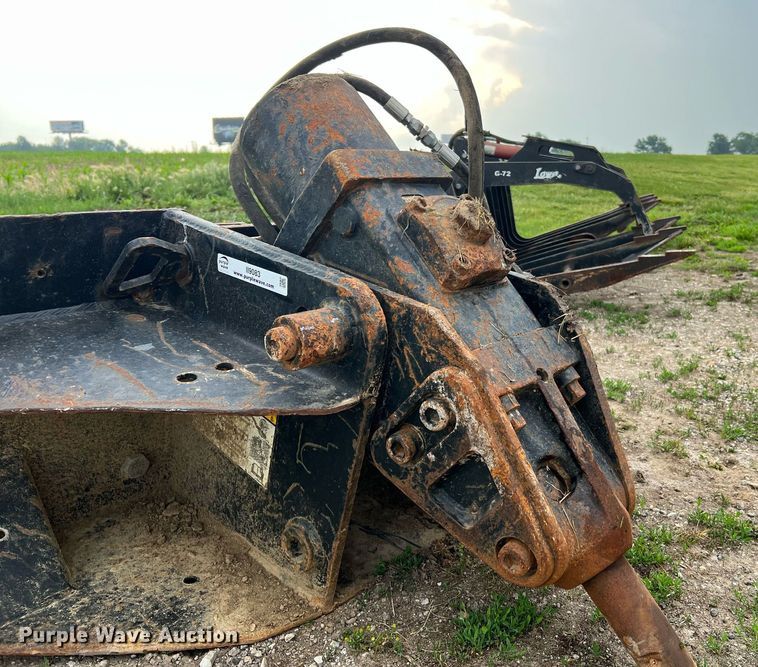 image for item II9083 Melroe 35004  skid steer breaker