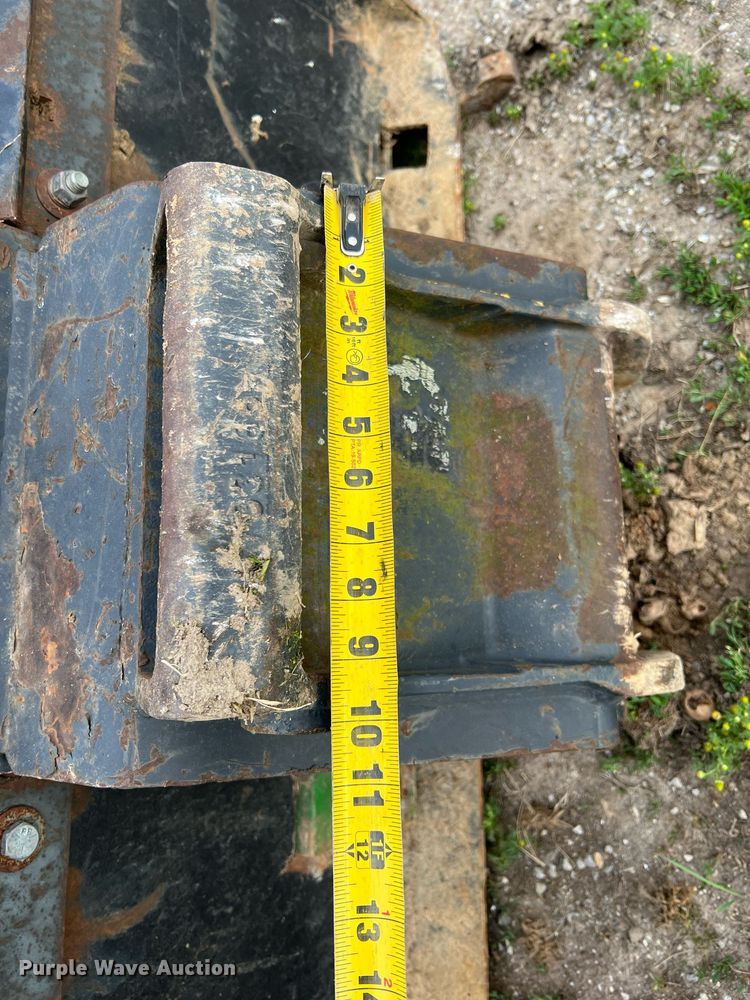 image for item II9083 Melroe 35004  skid steer breaker