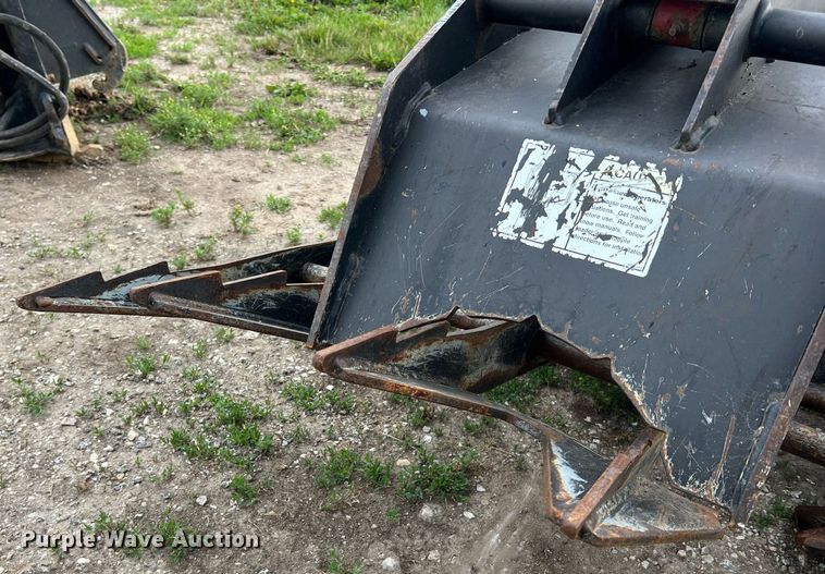 image for item II9084 Lowe G72  skid steer grapple bucket
