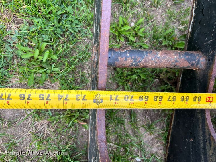 image for item II9084 Lowe G72  skid steer grapple bucket