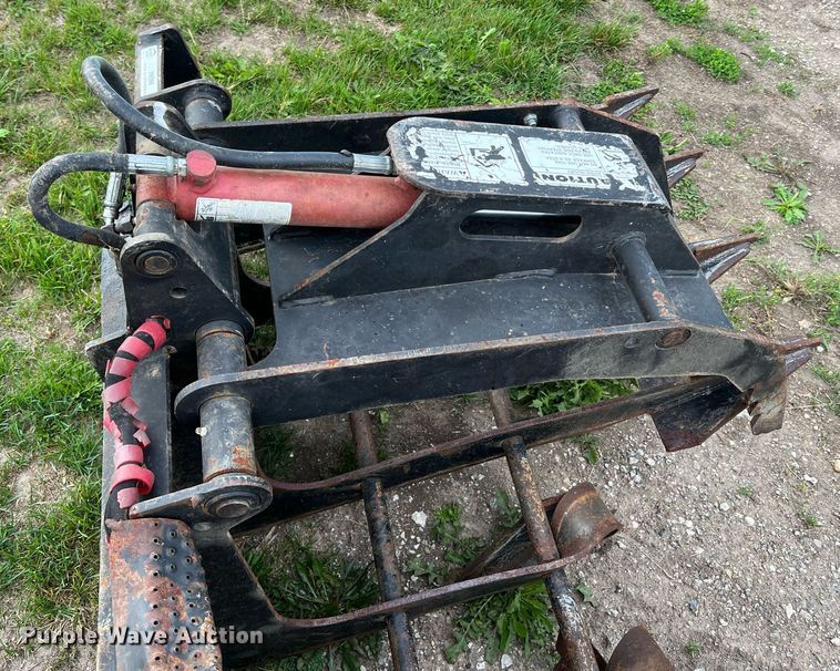 image for item II9084 Lowe G72  skid steer grapple bucket