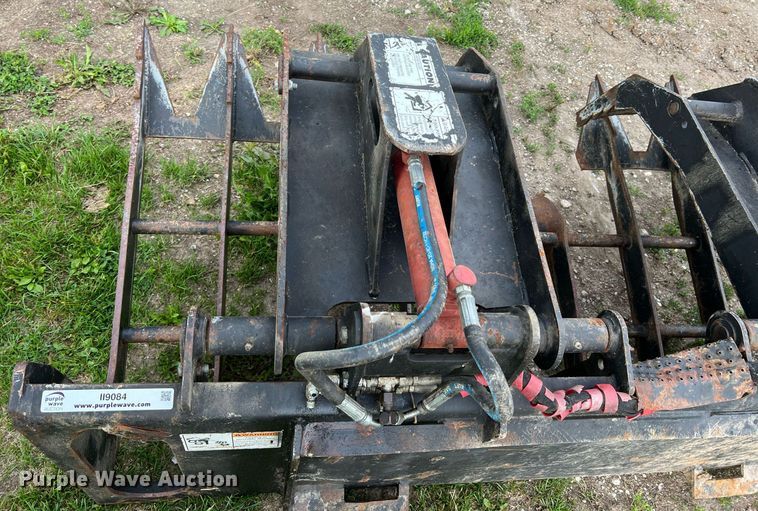 image for item II9084 Lowe G72  skid steer grapple bucket