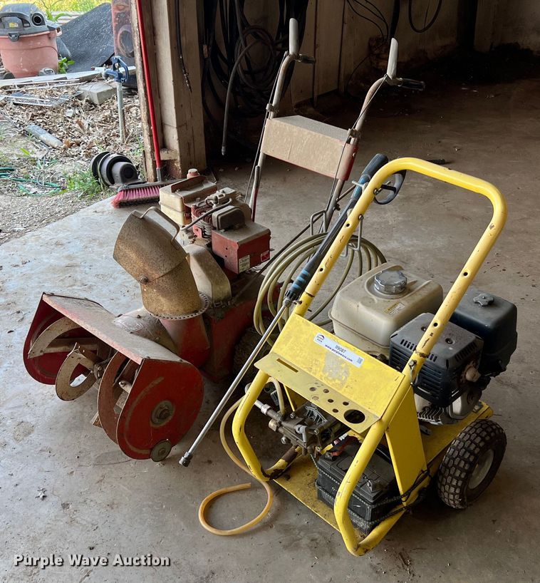 image for item II9087 (2) pieces of support equipment