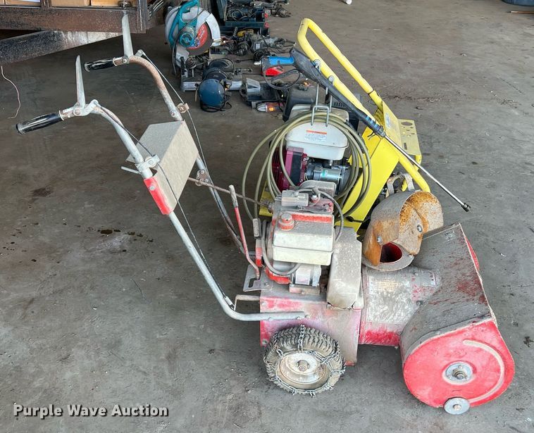 image for item II9087 (2) pieces of support equipment