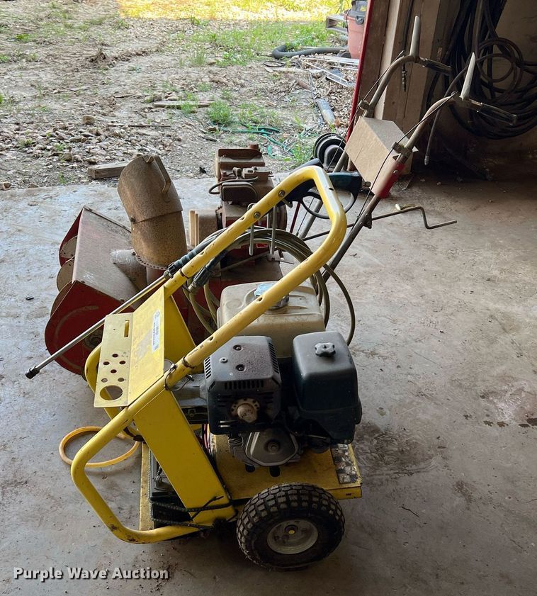 image for item II9087 (2) pieces of support equipment