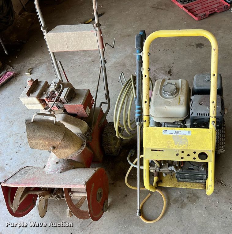 image for item II9087 (2) pieces of support equipment