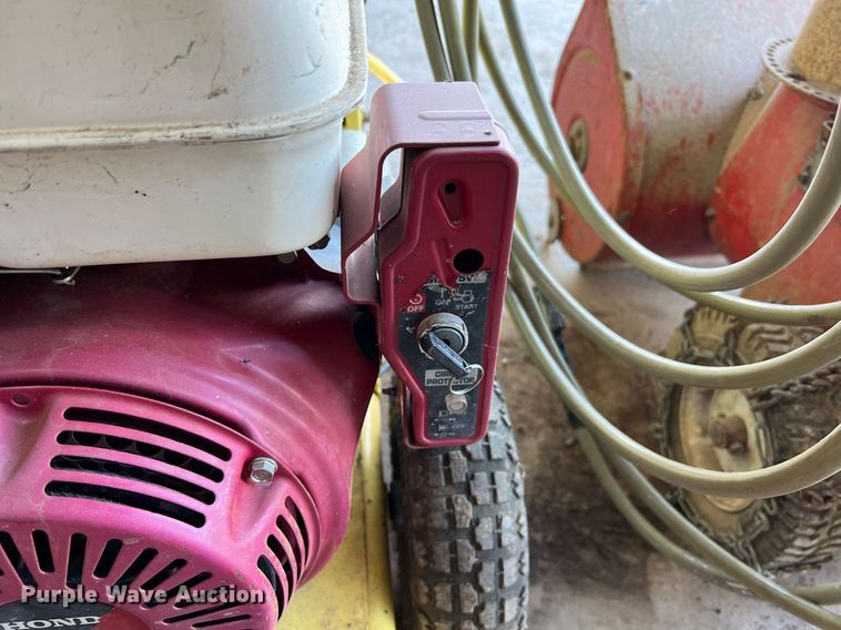 image for item II9087 (2) pieces of support equipment