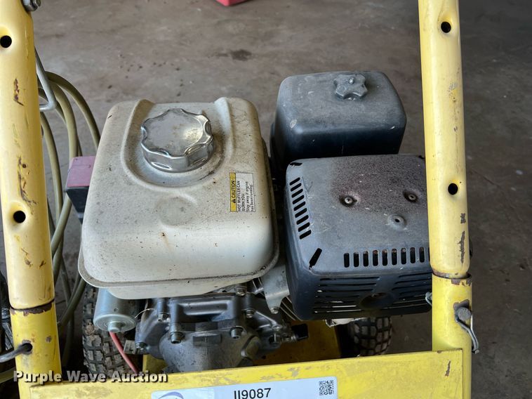 image for item II9087 (2) pieces of support equipment