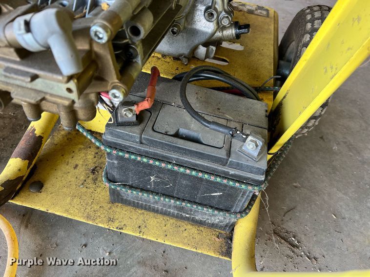 image for item II9087 (2) pieces of support equipment