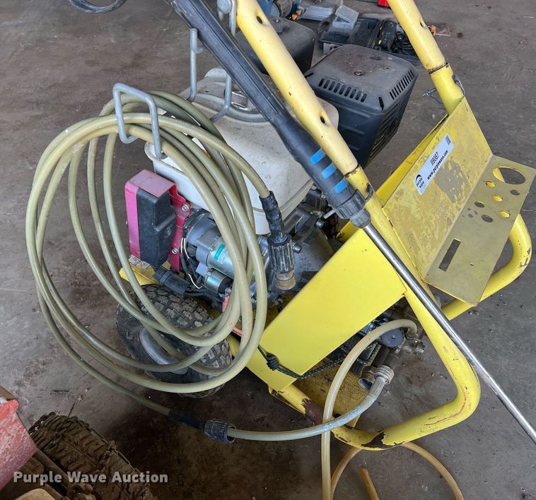 image for item II9087 (2) pieces of support equipment