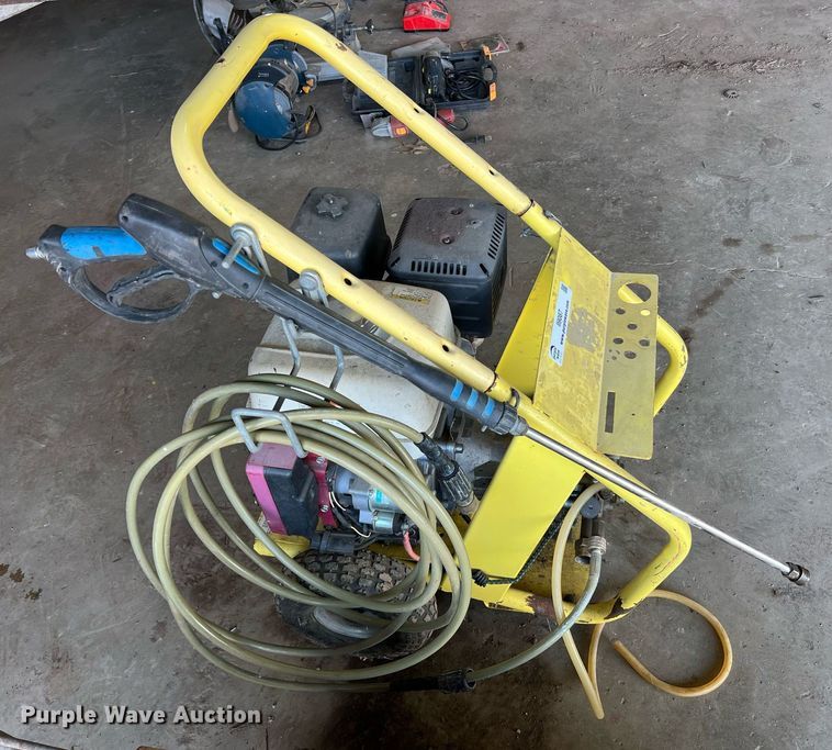 image for item II9087 (2) pieces of support equipment