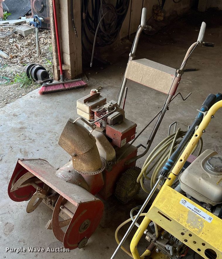 image for item II9087 (2) pieces of support equipment