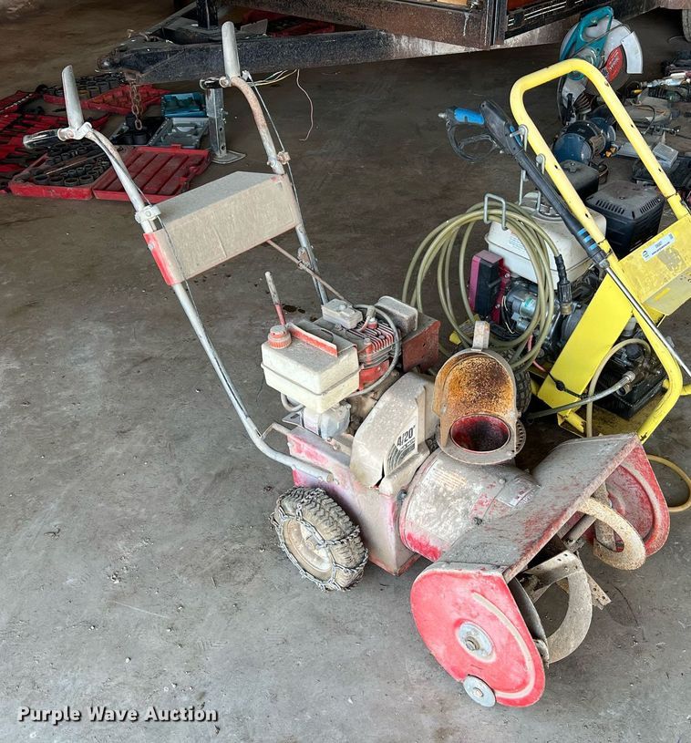 image for item II9087 (2) pieces of support equipment