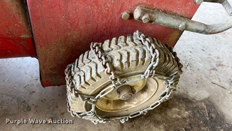 image for item II9087 (2) pieces of support equipment