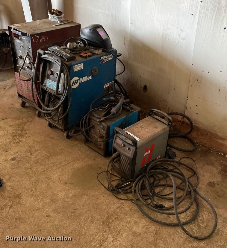 image for item II9090 (3) welders