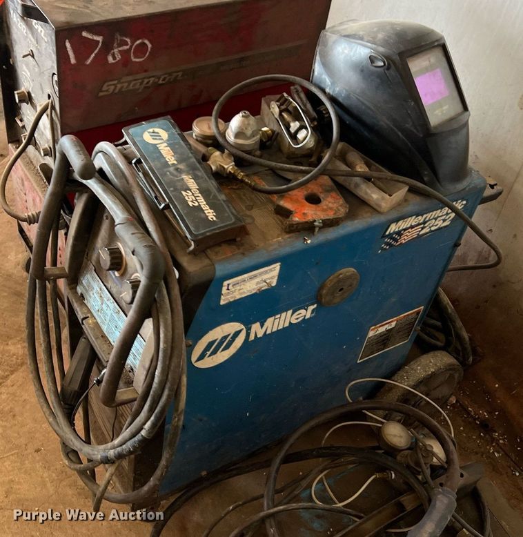 image for item II9090 (3) welders