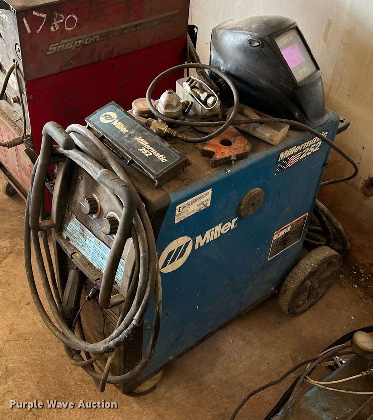 image for item II9090 (3) welders