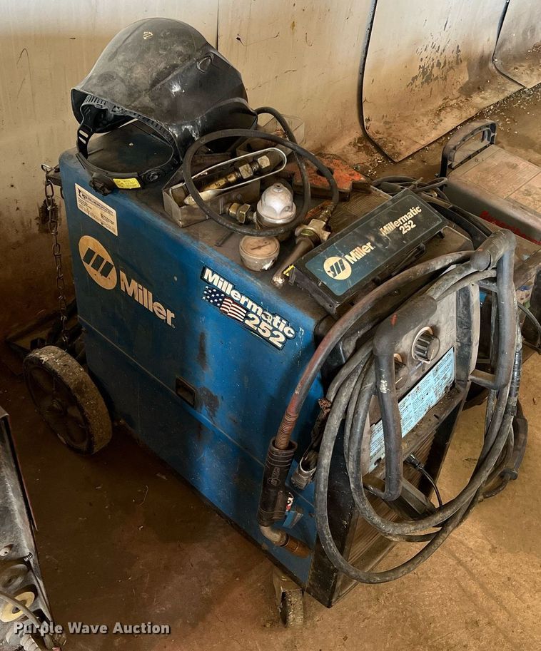 image for item II9090 (3) welders