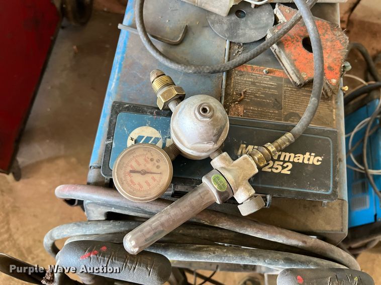 image for item II9090 (3) welders