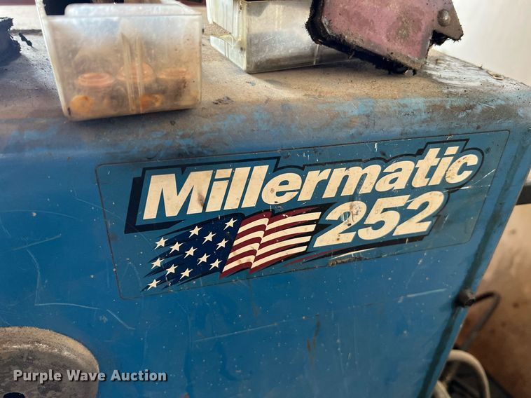 image for item II9090 (3) welders