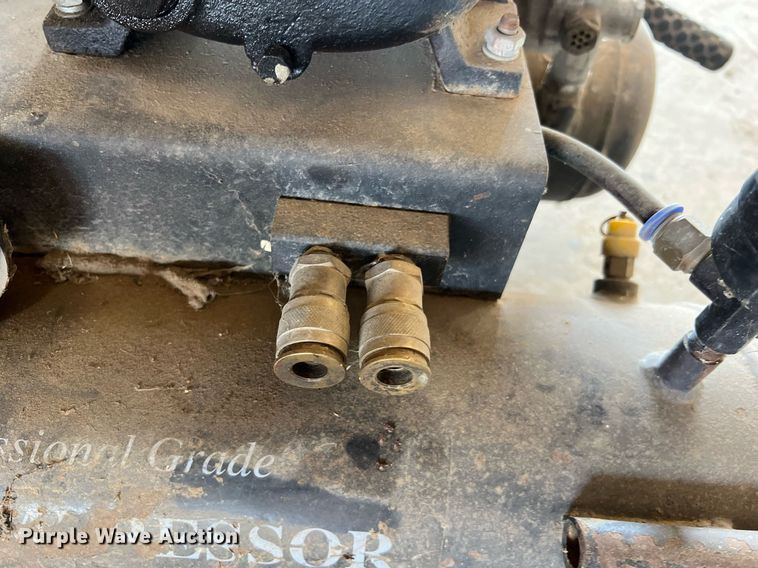 image for item II9091 Tahoe  air compressor