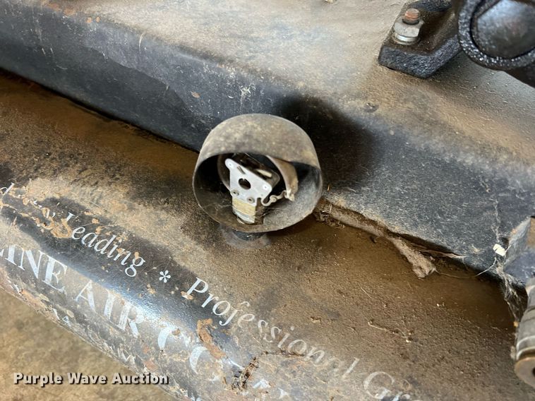 image for item II9091 Tahoe  air compressor