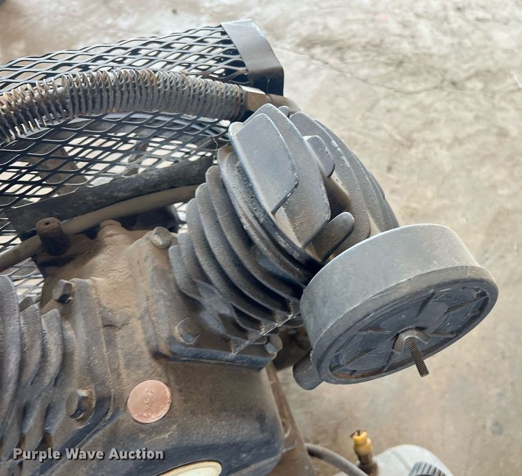 image for item II9091 Tahoe  air compressor