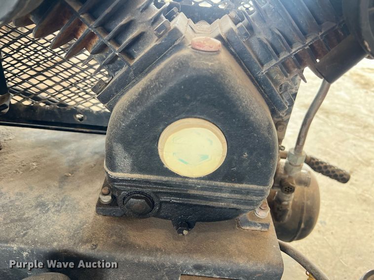 image for item II9091 Tahoe  air compressor