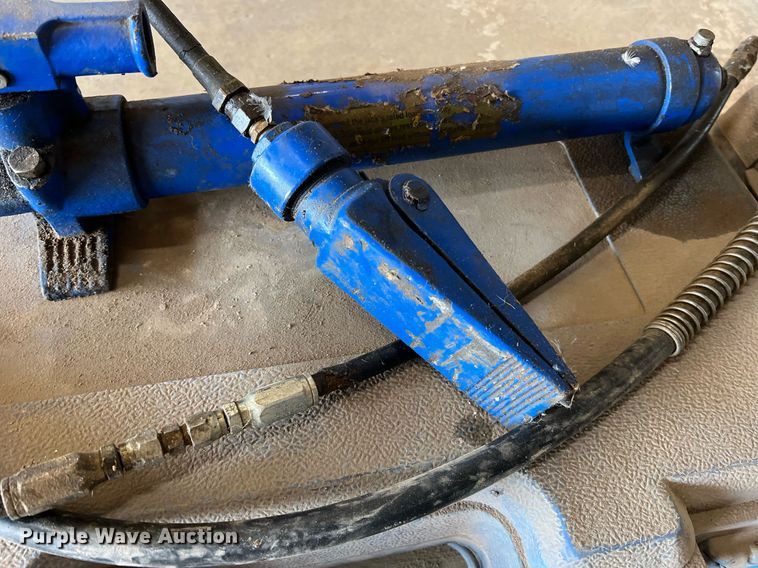 image for item II9093 (3) hydraulic rams