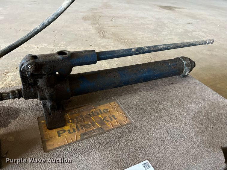 image for item II9093 (3) hydraulic rams