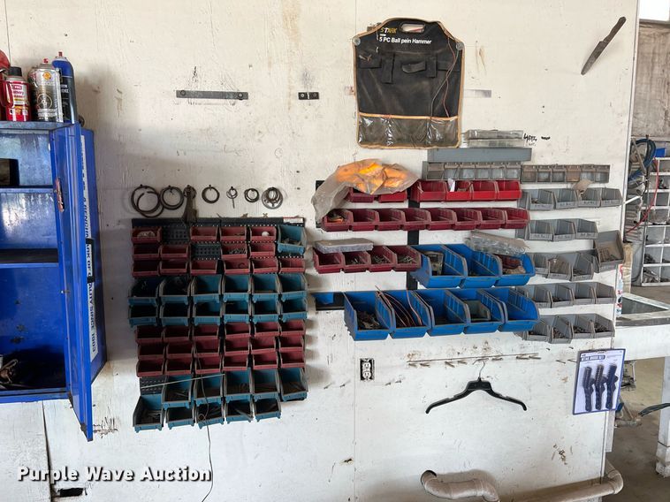 image for item II9099 Storage and shelving