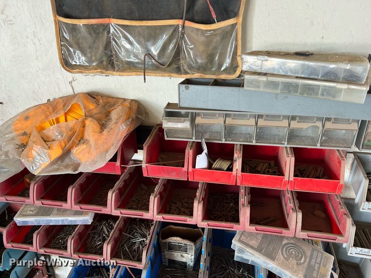 image for item II9099 Storage and shelving